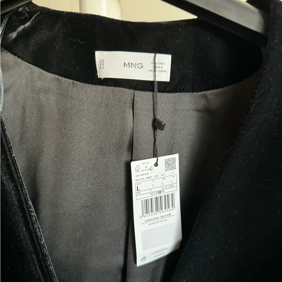 Mango Cropped Velvet Blazer - Picture 9 of 12